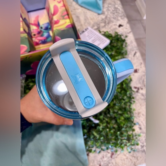 Stitch stanley Tumbler - Picture 5 of 5